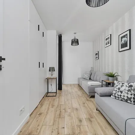 Апартаменты Chique For A Big Family With 2 Parking Spaces By Renters