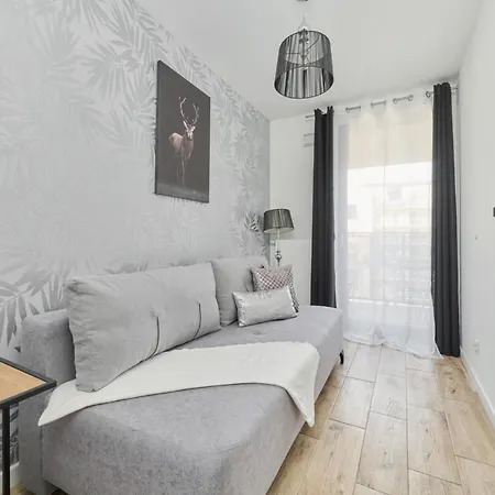 Chique For A Big Family With 2 Parking Spaces By Renters Вроцлав
