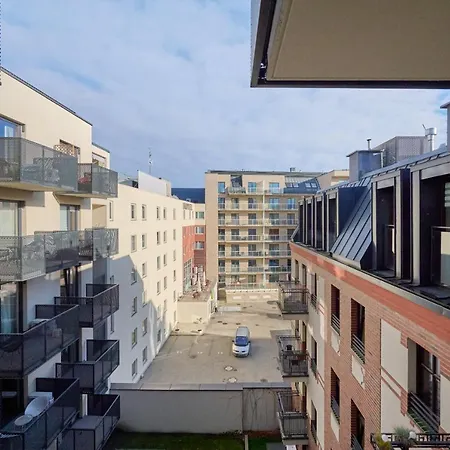 Апартаменты Chique For A Big Family With 2 Parking Spaces By Renters Вроцлав