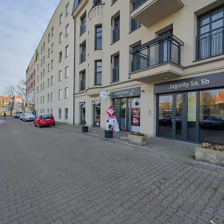Chique For A Big Family With 2 Parking Spaces By Renters Вроцлав