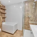 Chique For A Big Family With 2 Parking Spaces By Renters *