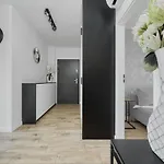 Chique For A Big Family With 2 Parking Spaces By Renters Apartament