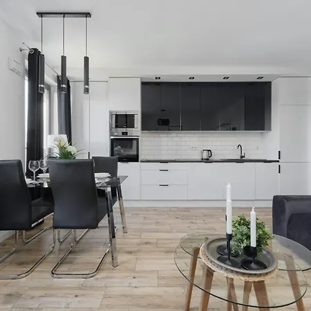 Chique For A Big Family With 2 Parking Spaces By Renters * Wroclaw