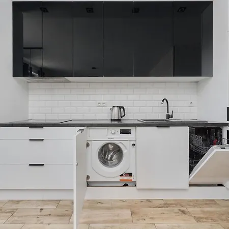 Chique For A Big Family With 2 Parking Spaces By Renters *