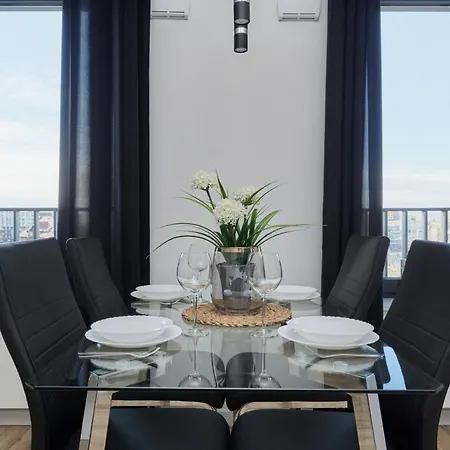 Chique For A Big Family With 2 Parking Spaces By Renters Apartment Wroclaw