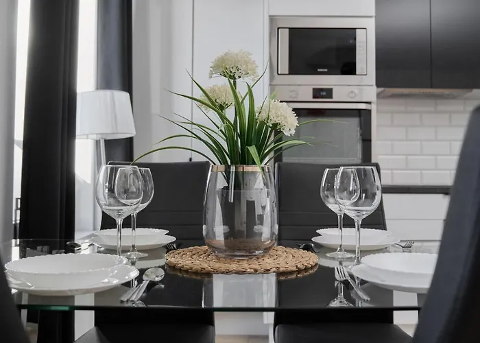 Chique For A Big Family With 2 Parking Spaces By Renters