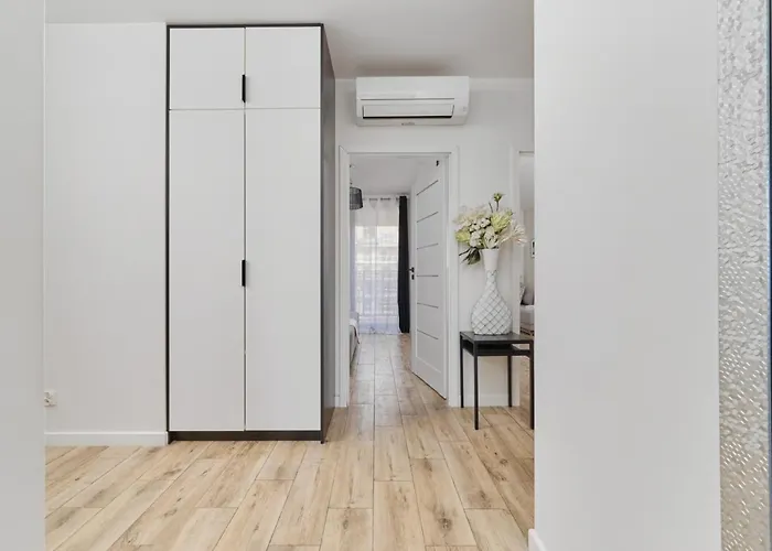 Chique For A Big Family With 2 Parking Spaces By Renters 弗罗茨瓦夫